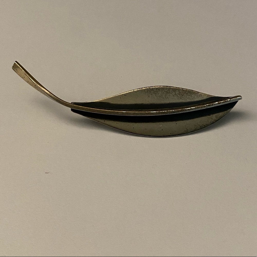 Vintage 925 Sterling Silver and Black Feather Leaf Brooch Pin Pendant - Picture 4 of 8